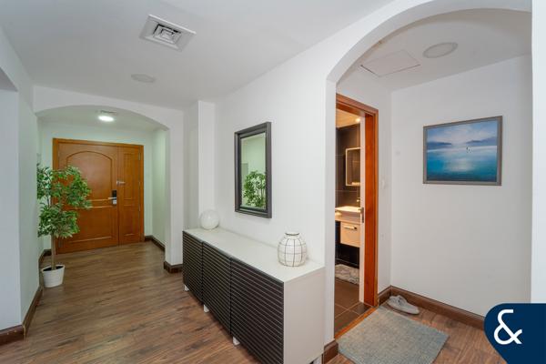 Premium Upgraded | Top Floor | 3 Bedroom