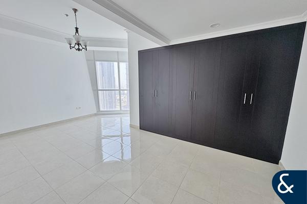 Studio | The Court Tower | Close to Metro