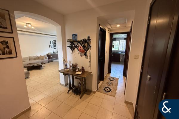 Exclusive | Lake backing | Three Bedrooms