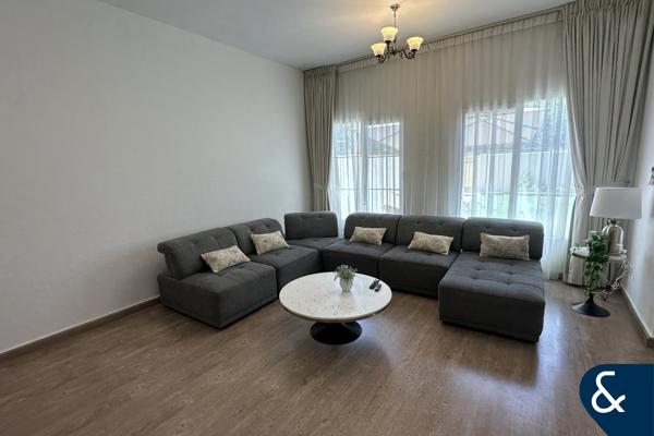 2M | Backing Park & Pool | Great condition