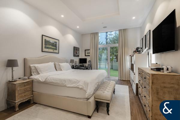 Upgraded l Private Garden | 1 Bedroom