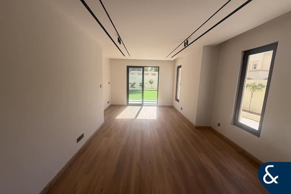 3 Bedroom | Upgraded | Corner Unit | Big Plot