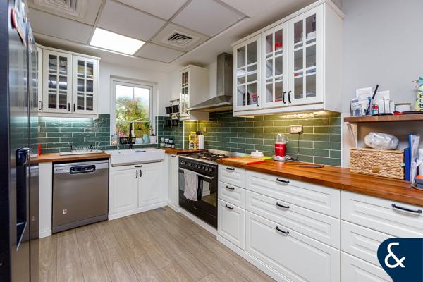 2 Bedrooms | Extended | Vacant On Transfer