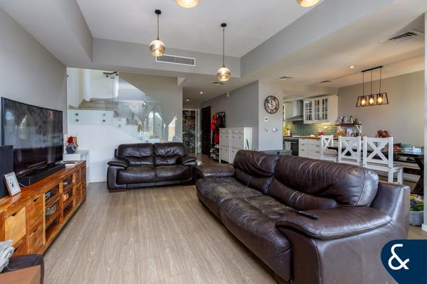 2 Bedrooms | Extended | Vacant On Transfer
