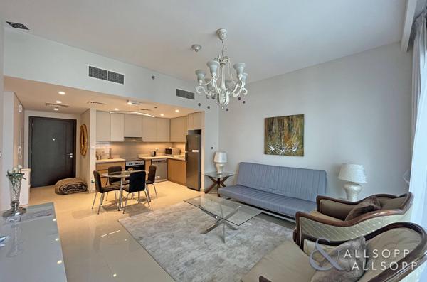 High Floor | 1 Bedroom | Creek Water Views