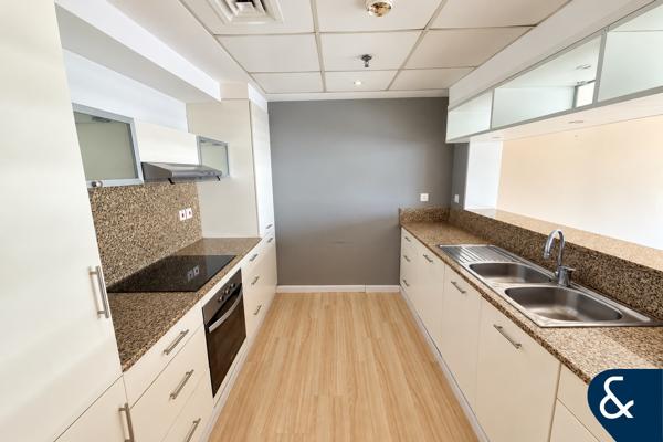 912 Sqft | Vacant on Transfer | Upgraded