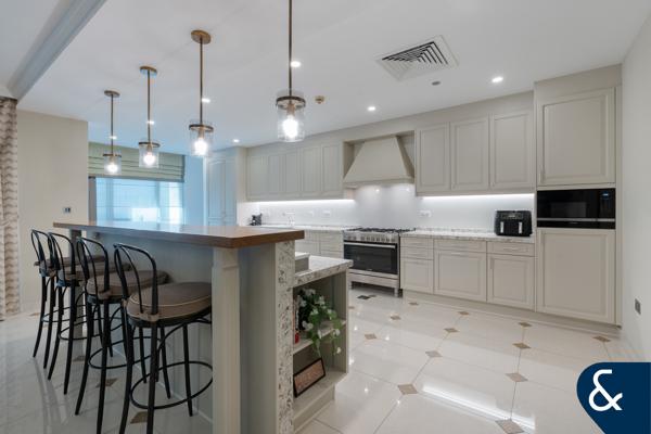 Full Seaview | Upgraded | Furnished | 5 Bed