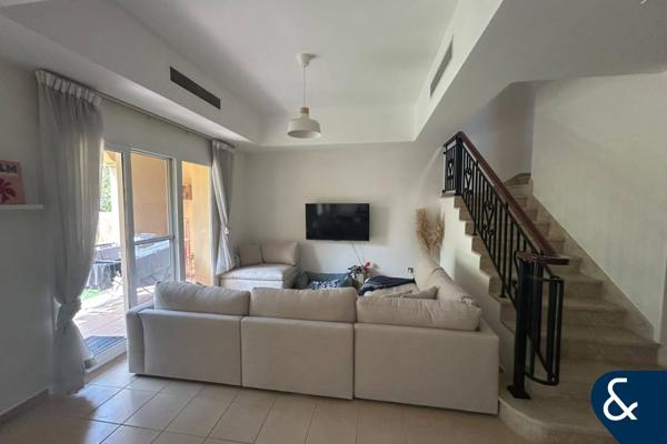 Single Row | Private Garden | Well Maintained