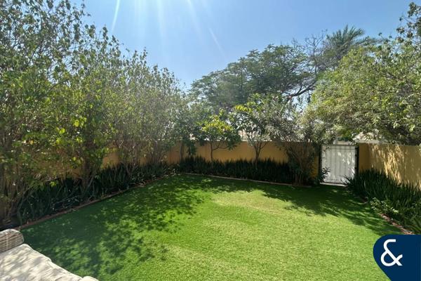 Single Row | Private Garden | Well Maintained
