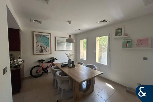 Single Row | Private Garden | Well Maintained