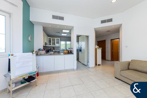 North West 1 Bed | Large Balcony | Furnished