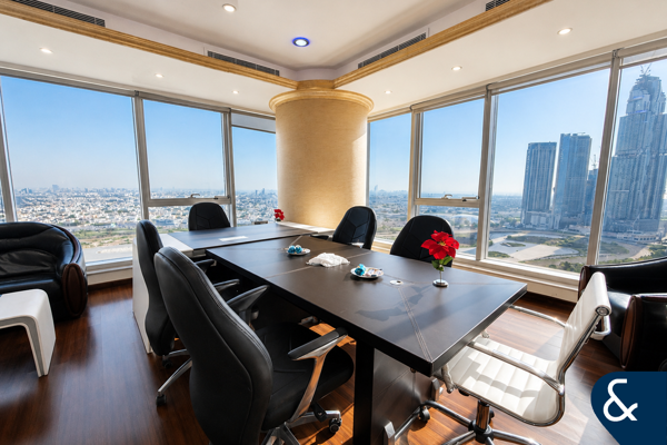 Corner Unit | Panoramic Views | Vacant Now