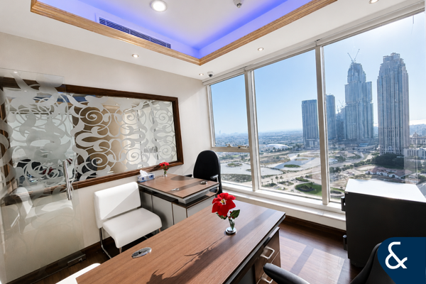 Corner Unit | Panoramic Views | Vacant Now