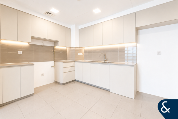 Vacant now | Townhouse views | Spacious