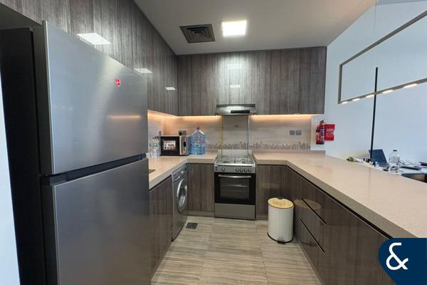 1 Bed | Furnished | Lake View | 5 Cheques