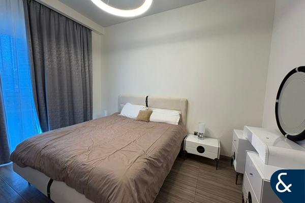 1 Bed | Furnished | Lake View | 5 Cheques