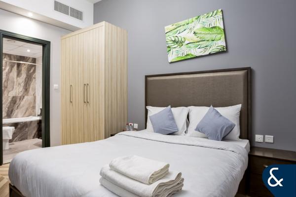 FURNISHED| UPGRADED| AVAILABLE FOR SUBLEASE