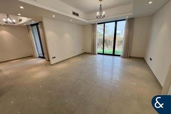 Corner 4 Bed+Maid | Single Row | Ready Now