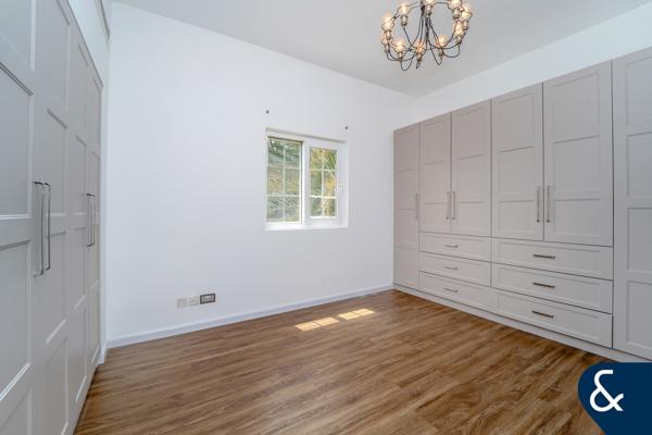 6 Bedrooms | Upgraded | Large Plot