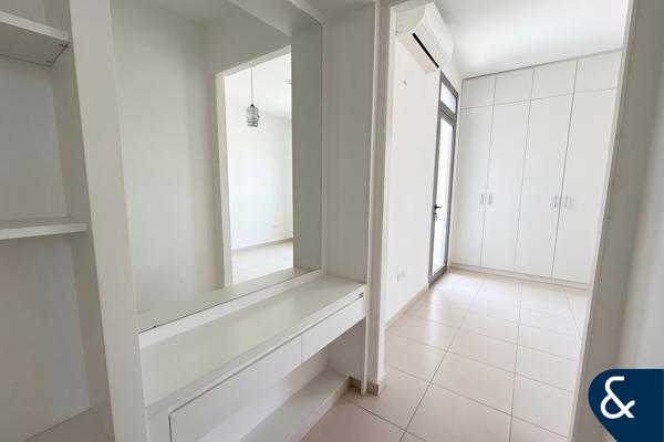 4 Bedroom | Corner Unit | Single Row