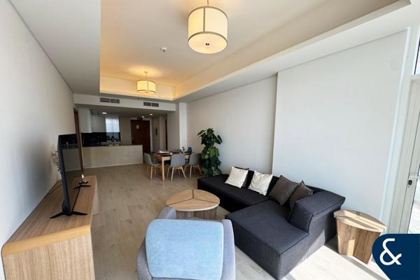 Sea View | Modern Design | Vacant on Transfer