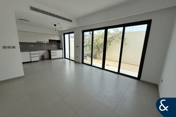 Vacant | End unit | Quiet location | 4 Beds