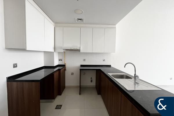 Open View | Vacant | 887sqft | High Floor