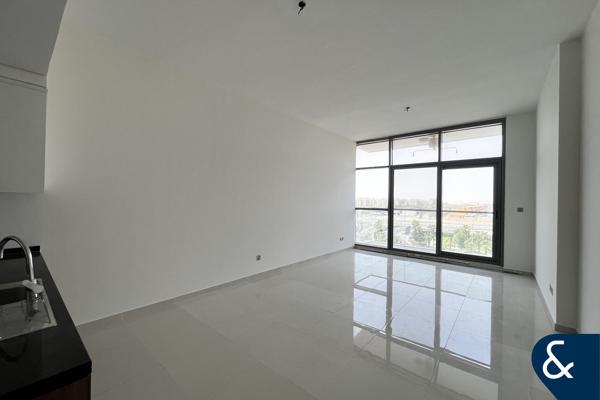 Open View | Vacant | 887sqft | High Floor