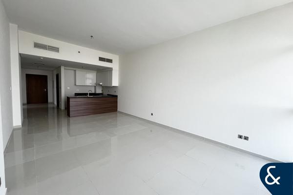 Open View | Vacant | 887sqft | High Floor