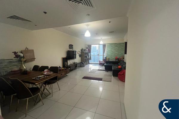 Large spacious | Vacant now | Mid floor