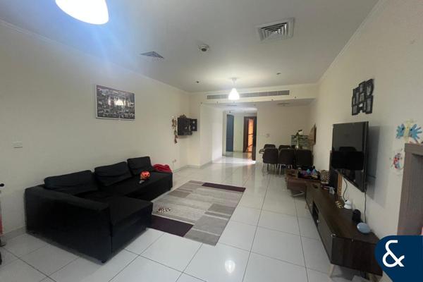 Large spacious | One Bedroom | Mid floor