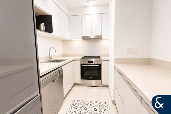 Well Priced | High Floor | Close to Park