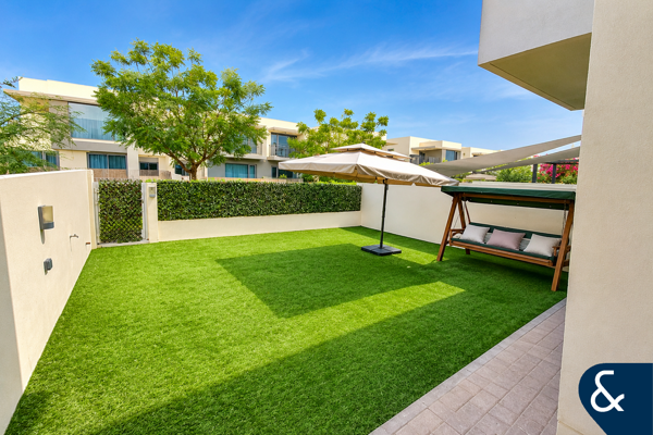 3 Bedrooms | Opposite Pool | Green Belt
