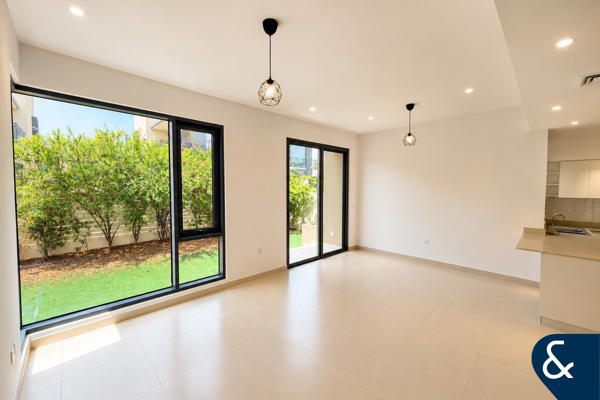 Landscaped Garden | Family Walkway Views