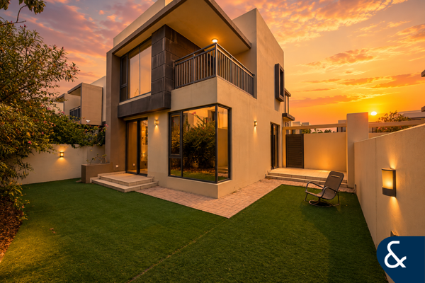 Landscaped Garden | Family Walkway Views