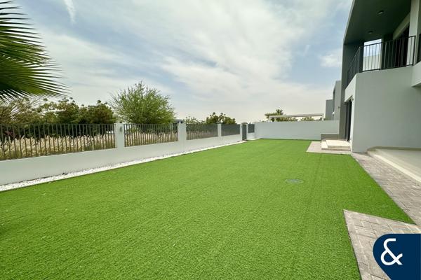 5 Bed Large | Best Location | Vacant Now