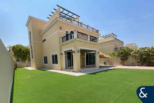 Urgent Sale | 4 BR | 6.5k Plot | Quiet Row