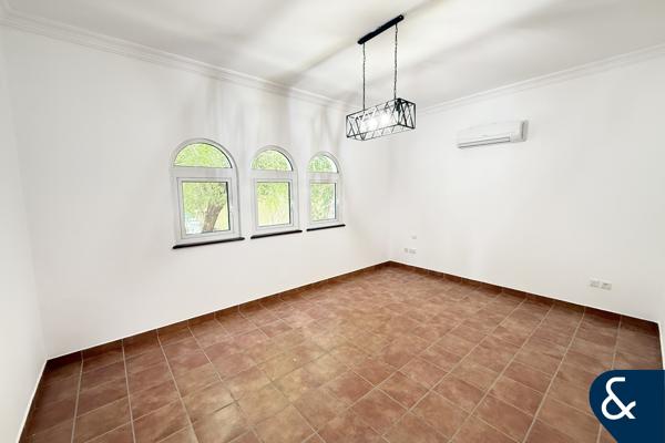 Valencia Type | 5 Beds | Vacant | View Now