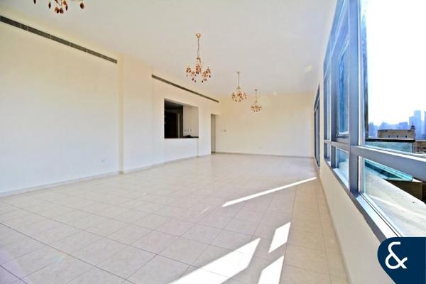 Large Layout | Vacant On Transfer | Balcony