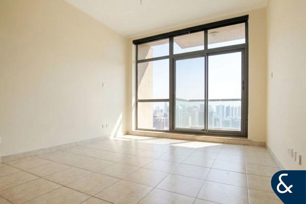 Canal Views | Large Balcony | Rented