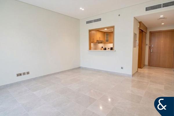 Canal Views | Large Balcony | Rented