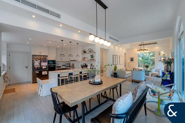 Extended | Upgraded | 4 Bed + Maids | Corner