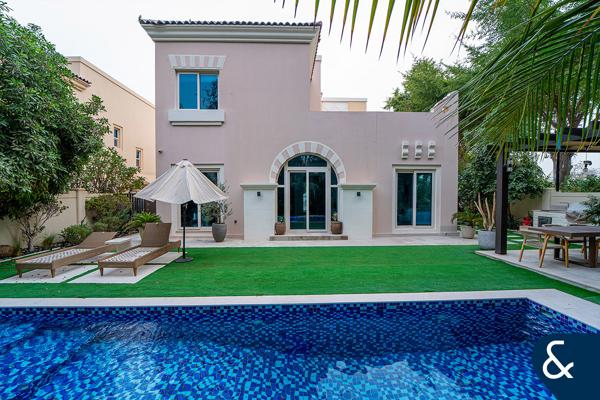 Extended | Upgraded | 4 Bed + Maids | Corner