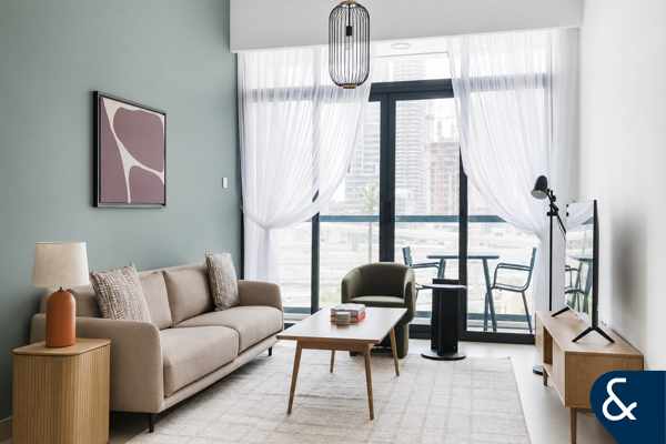 1 Bed | Large Layout | 850 sqft | Lake View