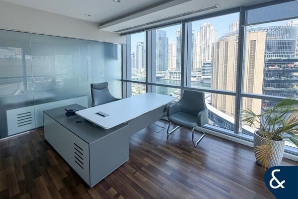 Exclusive | Fitted and Partitioned | Grade A