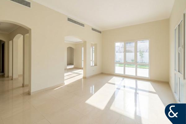 Fully upgraded | Landscaped | Large Plot