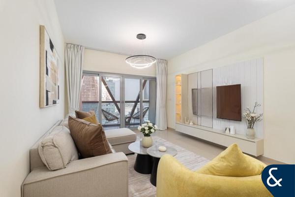 One Bedroom | Balcony | Upgraded | Vacant