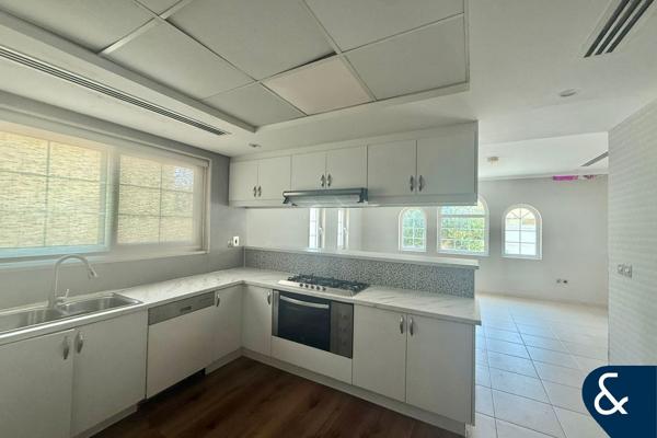 PRIVATE POOL | READY NOW | GREAT PRICE