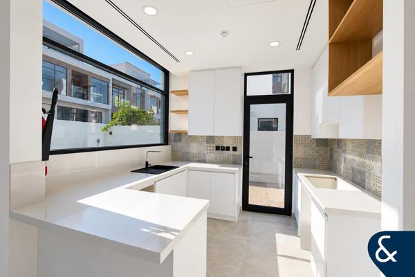 4 Bedroom | Corner Plot | Viewable Now
