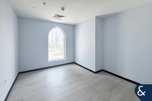 Partitioned | Office Space | Bright Area